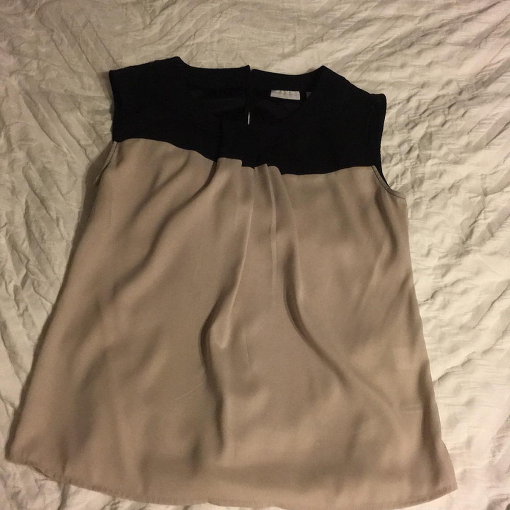 *LAST CHANCE* New York and Co Black and Tan top